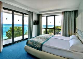 Отель Grifid Metropol Hotel - Premium All inclusive - Adults Only Золотые Пески Люкс с 1 спальней и видом на море (для 2 взрослых)-4