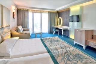 Отель Grifid Metropol Hotel - Premium All inclusive - Adults Only Золотые Пески Двухместный номер с 1 кроватью или 2 отдельными кроватями и частичным видом на море-3